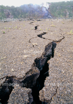 地面 ひび リフトゾーン の画像素材 写真素材ならイメージナビ