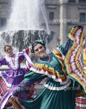 メキシコ 民族衣装 女性 上半身 の画像素材 外国人 人物の写真素材ならイメージナビ