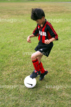 スポーツ 球技 サッカー 少年 足の部分 の画像素材 写真素材ならイメージナビ