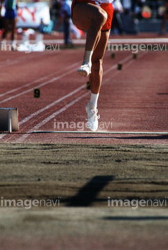 スポーツ 陸上競技 高跳び 幅跳び 走り幅跳び 砂 の画像素材 写真素材ならイメージナビ