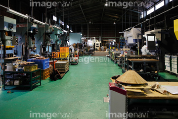 日本 工場 プレス工場 の画像素材 生産業 製造業 産業 環境問題の写真素材ならイメージナビ